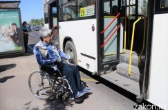 Инвалид жалуется в Минсктранс: попросил водителя помочь заехать в автобус, а он в ответ рассмеялся