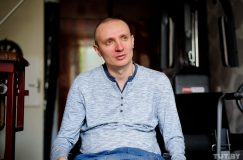 В Гомеле семья колясочника мечтает обменять квартиру на третьем этаже. Но вариантов пока нет