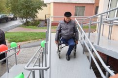 Для инвалидов-колясочников установили пандус на улице Советской, 97 Гомеля