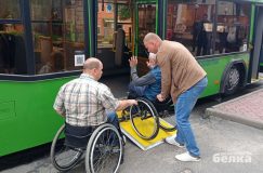 Инвалиды не хотят быть затворниками. В гомельском автопарке прошёл семинар водителей и кондукторов